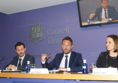 Alís, López i Gili explicant en roda de premsa les esmenes al pressupost.