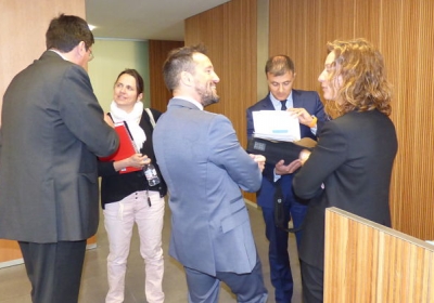 Gili i López conversen amb altres consellers i representants de Govern.