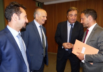 Alís i López xerren amb el Raonador actual, Marc Vila, i l'antic, Josep Rodríguez.