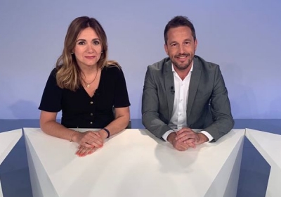 López, amb la presentadora de 'La Rèplica', Gemma Rial (RTVA).